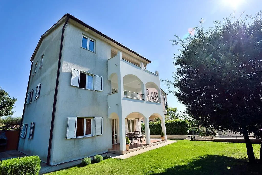 Apartment Andrea Sveta Marina