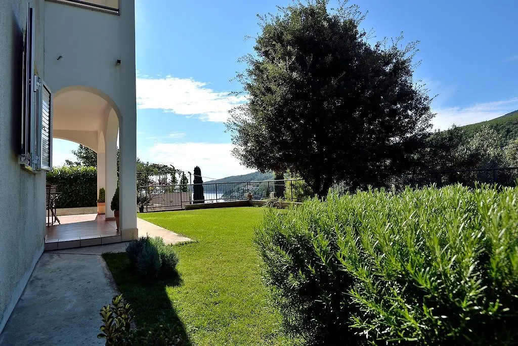 Apartment Andrea Drenje Croatie