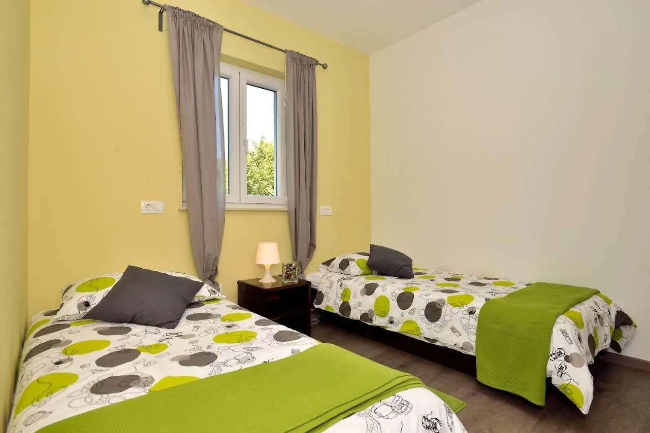 Apartment Andrea Drenje 0*, Sveta Marina Croatie