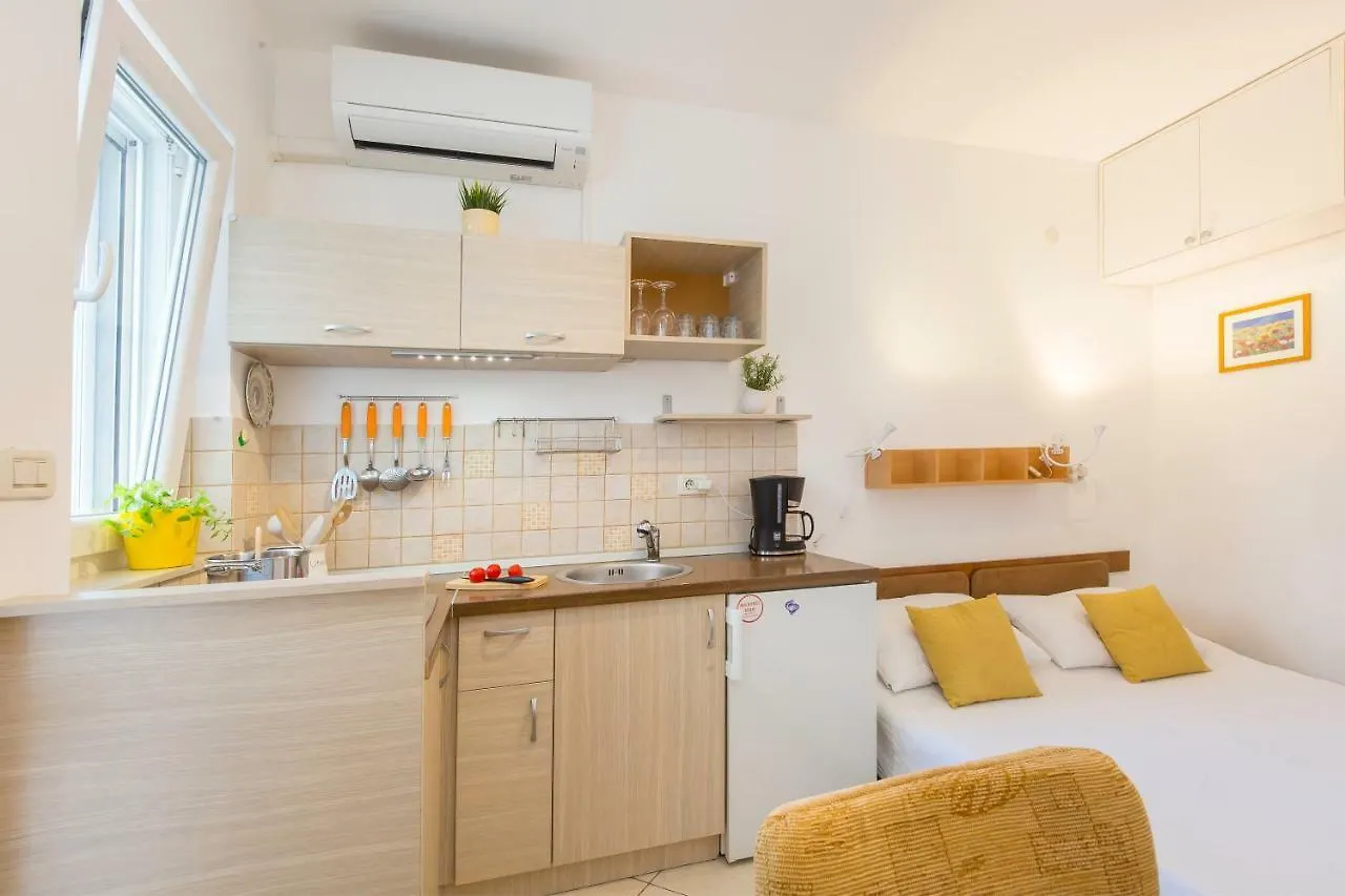 Apartment Andrea Drenje Sveta Marina